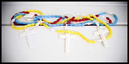 1_plastic-rosaries