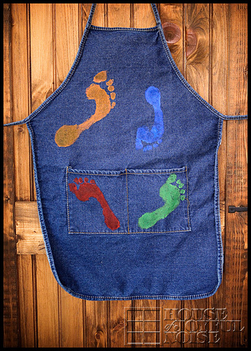 footprint-apron-homemade-gifts-from-kids