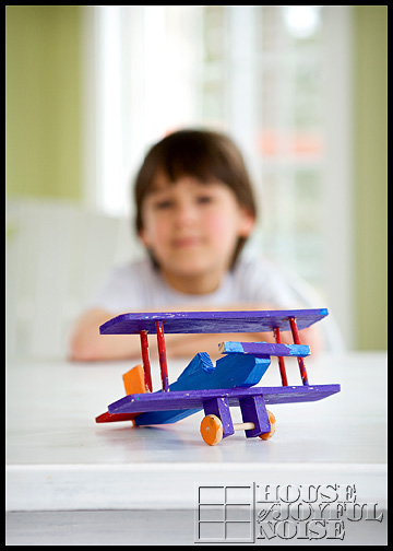 wooden-toys-airplane