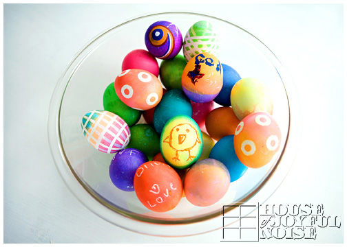 bowl-beautiful-creative-colored-easter-eggs