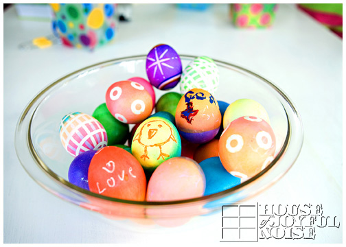 bowl-beautiful-creative-colored-easter-eggs_2
