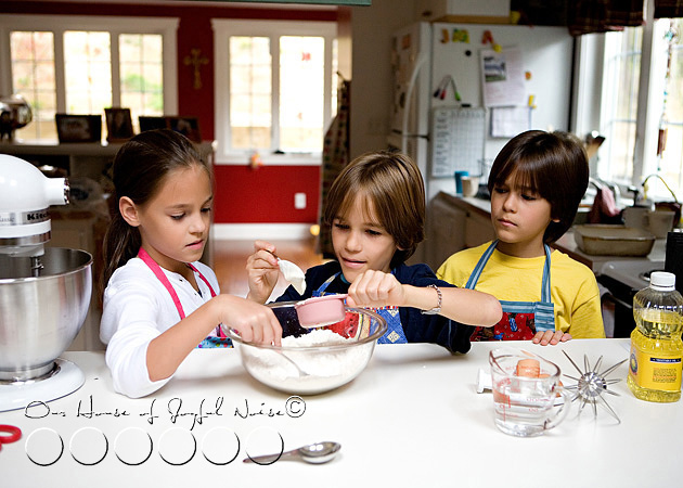 homeschooling-kids-in-the-kitchen-4