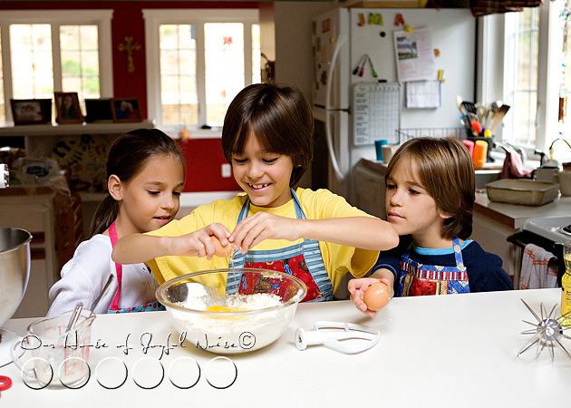 homeschooling-kids-in-the-kitchen-5
