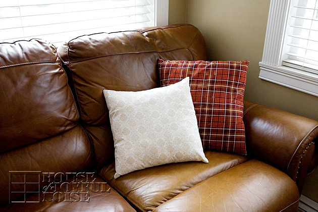 throw pillows on leatrher couch