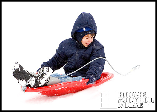 kid-sledding