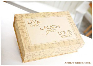1_live-laugh-love-box