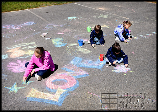 14_kids-sidewalk-chalk-art