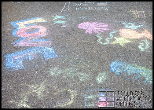 15_kids-sidewalk-chalk-art