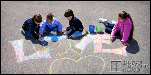 16_kids-sidewalk-chalk-art-love