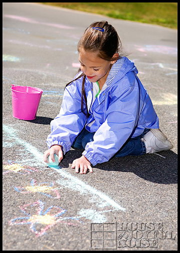 4_kids-sidewalk-chalk-art