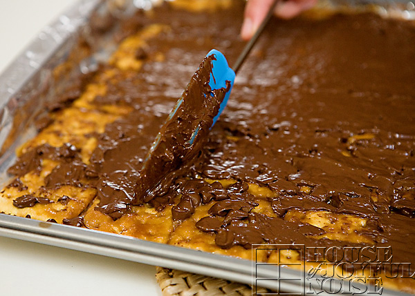 soda-cracker-toffee-recipe-10