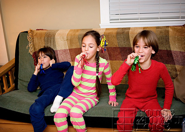 7-year-old-triplets-new-years-eve-4