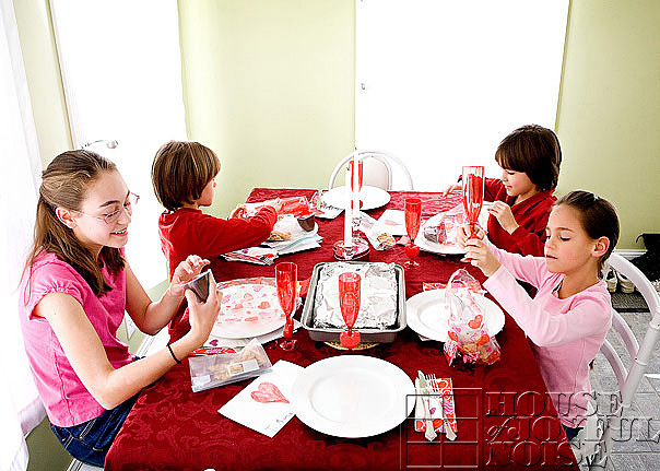 valentine-family-dinner-celebration