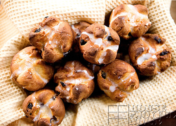 hot cross buns