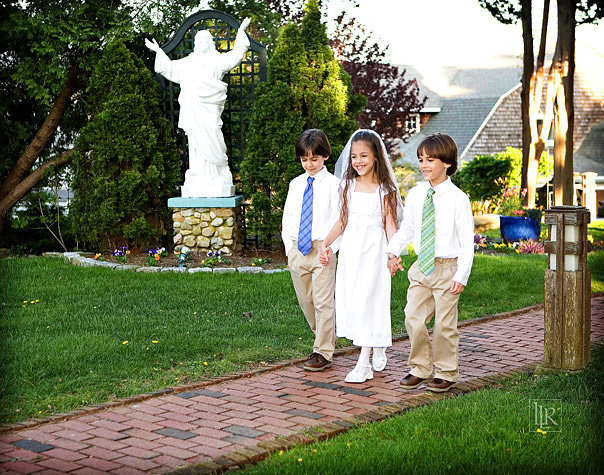 roman-catholic-first-holy-communion-triplets-15