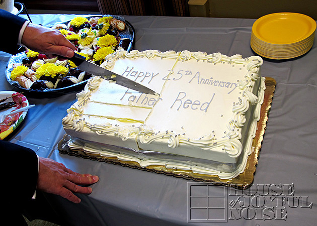 11_fr-reeds-25-year-anniversary-cake