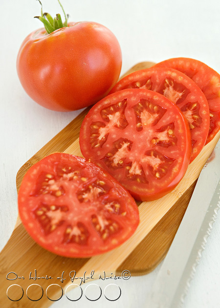 sliced tomatos