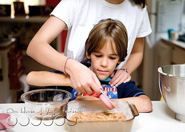 homeschooling-kids-in-the-kitchen-10