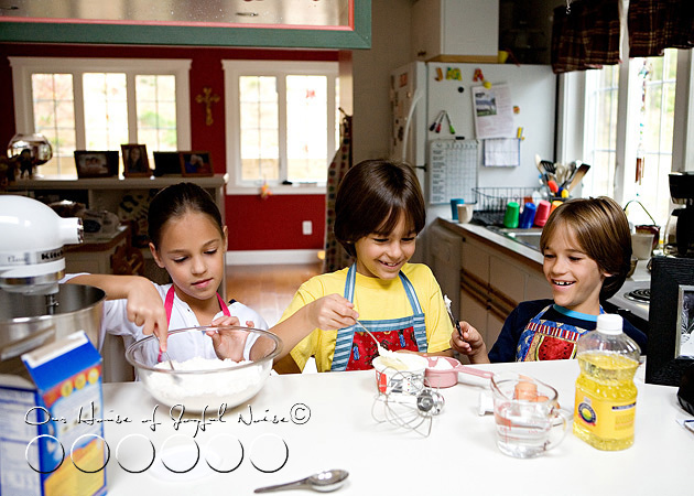 homeschooling-kids-in-the-kitchen-3