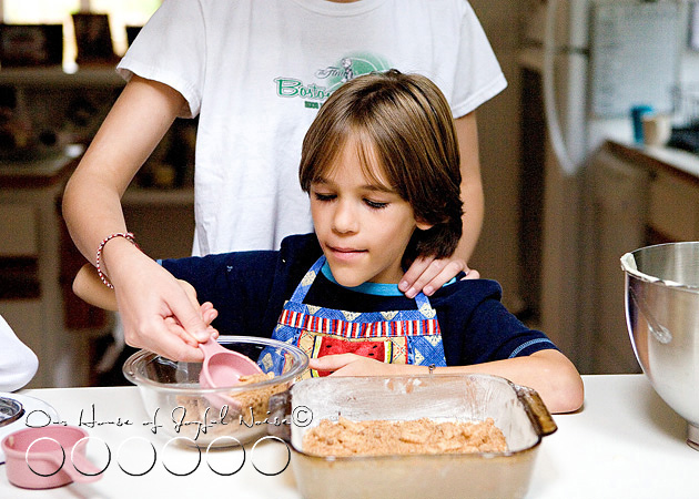 homeschooling-kids-in-the-kitchen-9