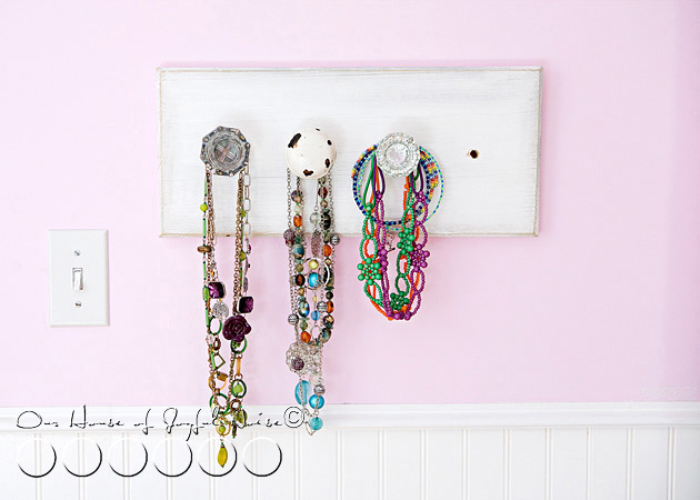 old-doorknobs-jewelry-organizer-holder-9