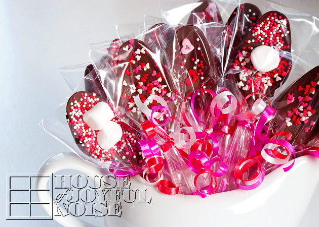 005_valentine-chocolate-covered-spoons1