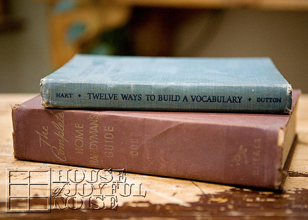 003_antique-books