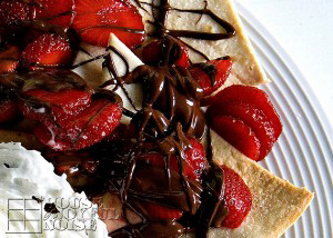 strawberry-chocolate-nachos_0-300x214