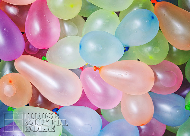004_water-balloons